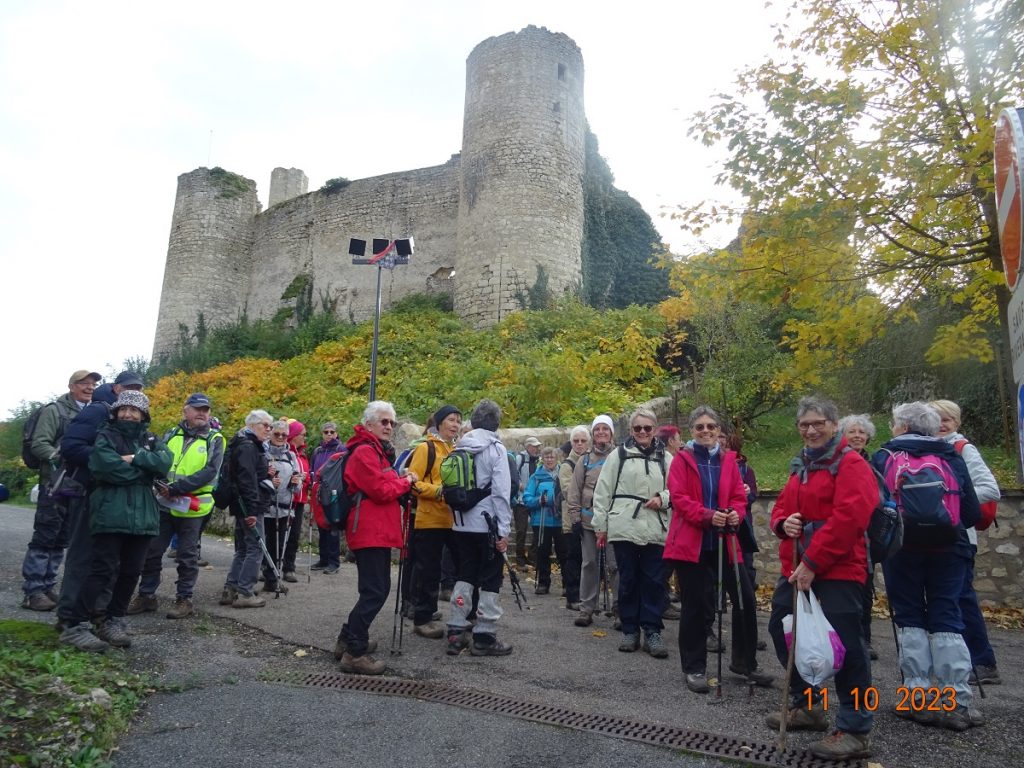 Le club retraite sportive agglo moulinoise découvre le château médiéval de BILLY