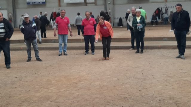 La triplette présidentielle affronte une équipe de Vendat, soutenue par son président